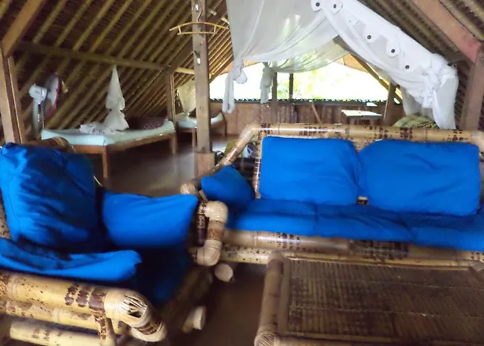 Topi Inn